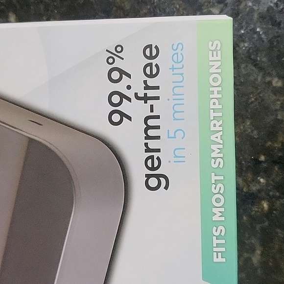 NIB New Zerogerm UltraViolet Light Smartphone Cleaner Built-in USB Charger - Picture 4 of 11